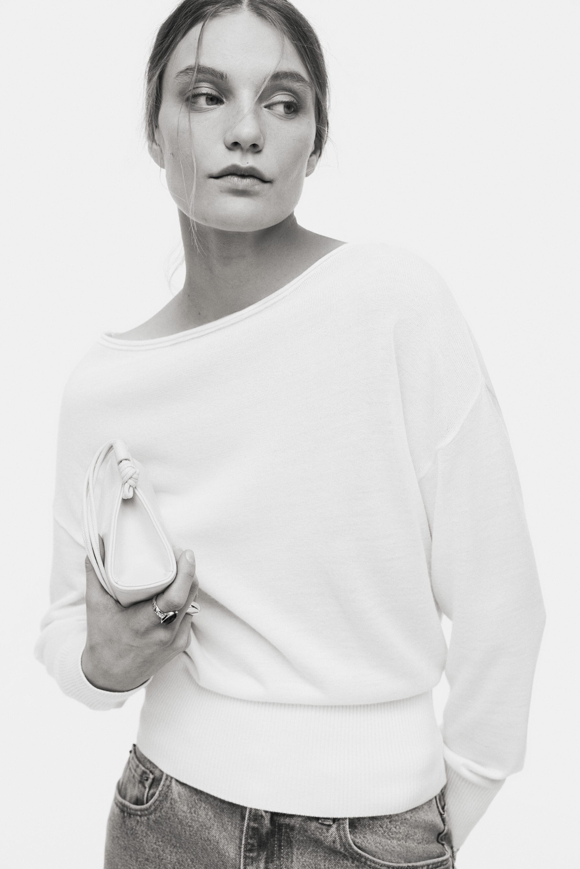 Fine-knit One-shoulder Top - image 4