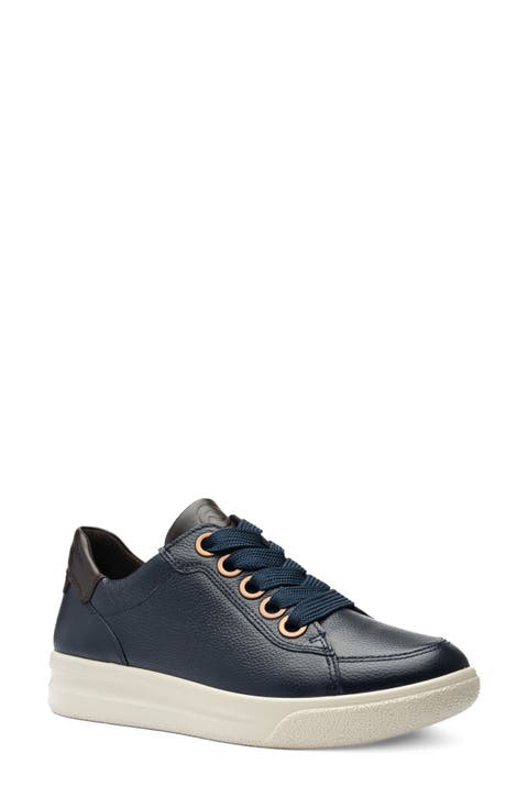 Flora Sneaker