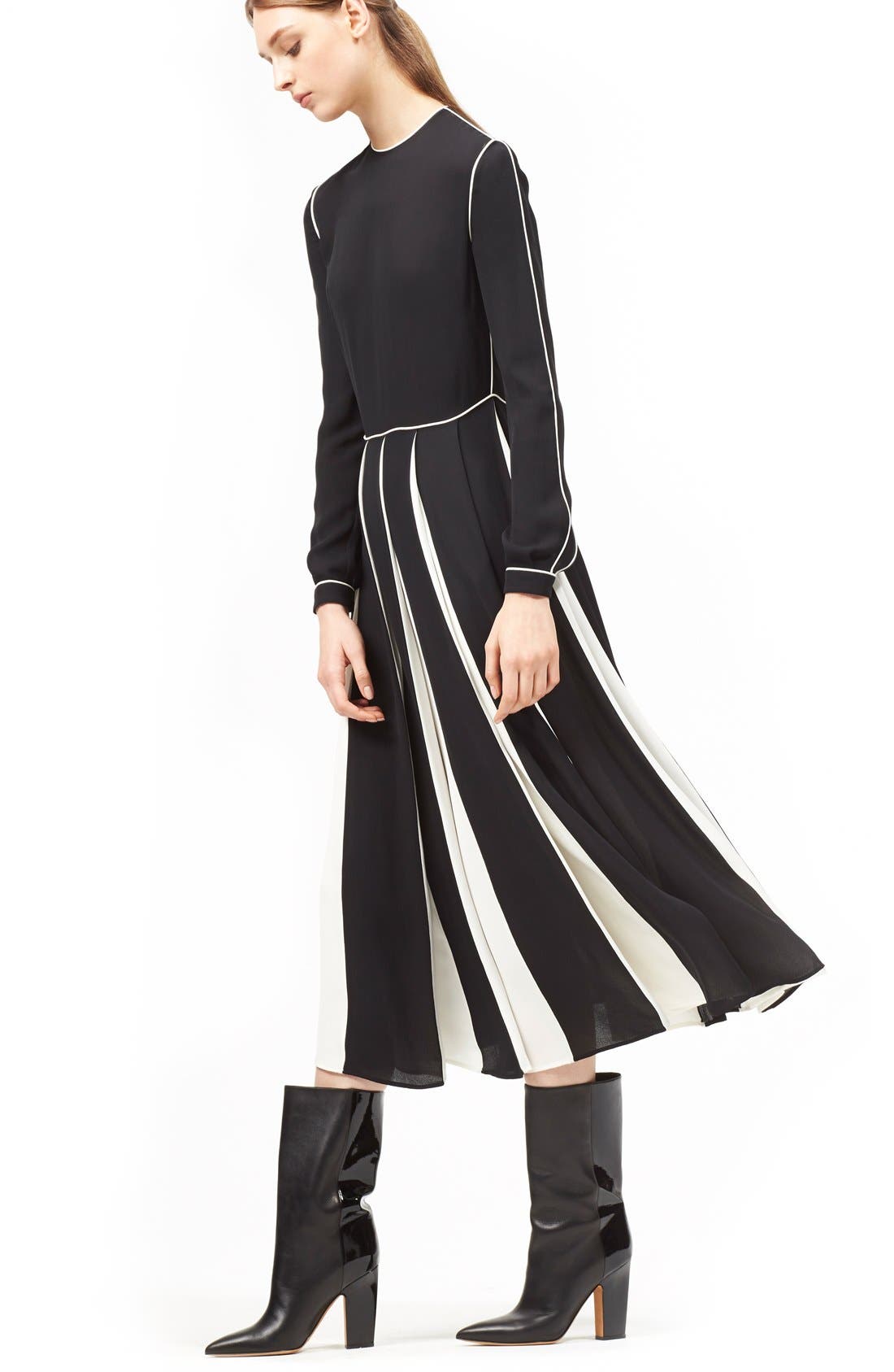 Valentino Garavani Valentino 'Rogue' Pointy Toe Boot, Alternate, color, 