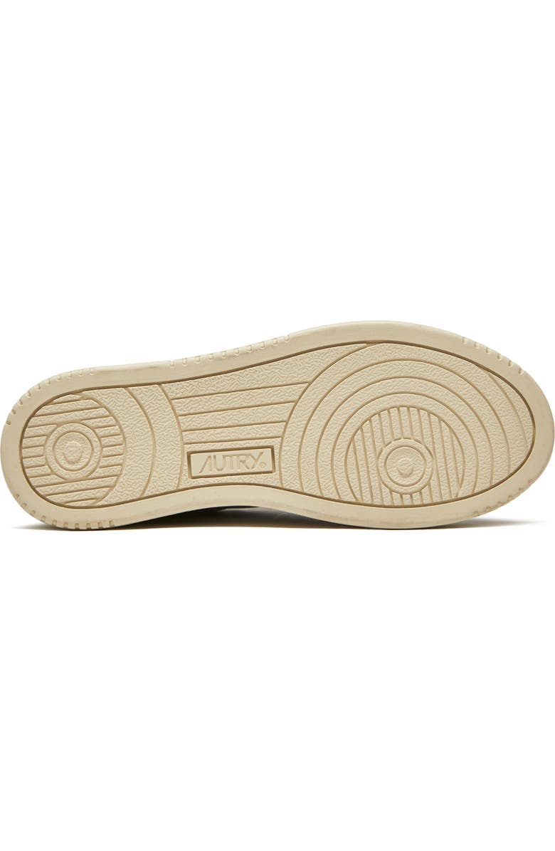 AUTRY Medalist Low Top Sneaker, Alternate, color, Leather White/ Silver