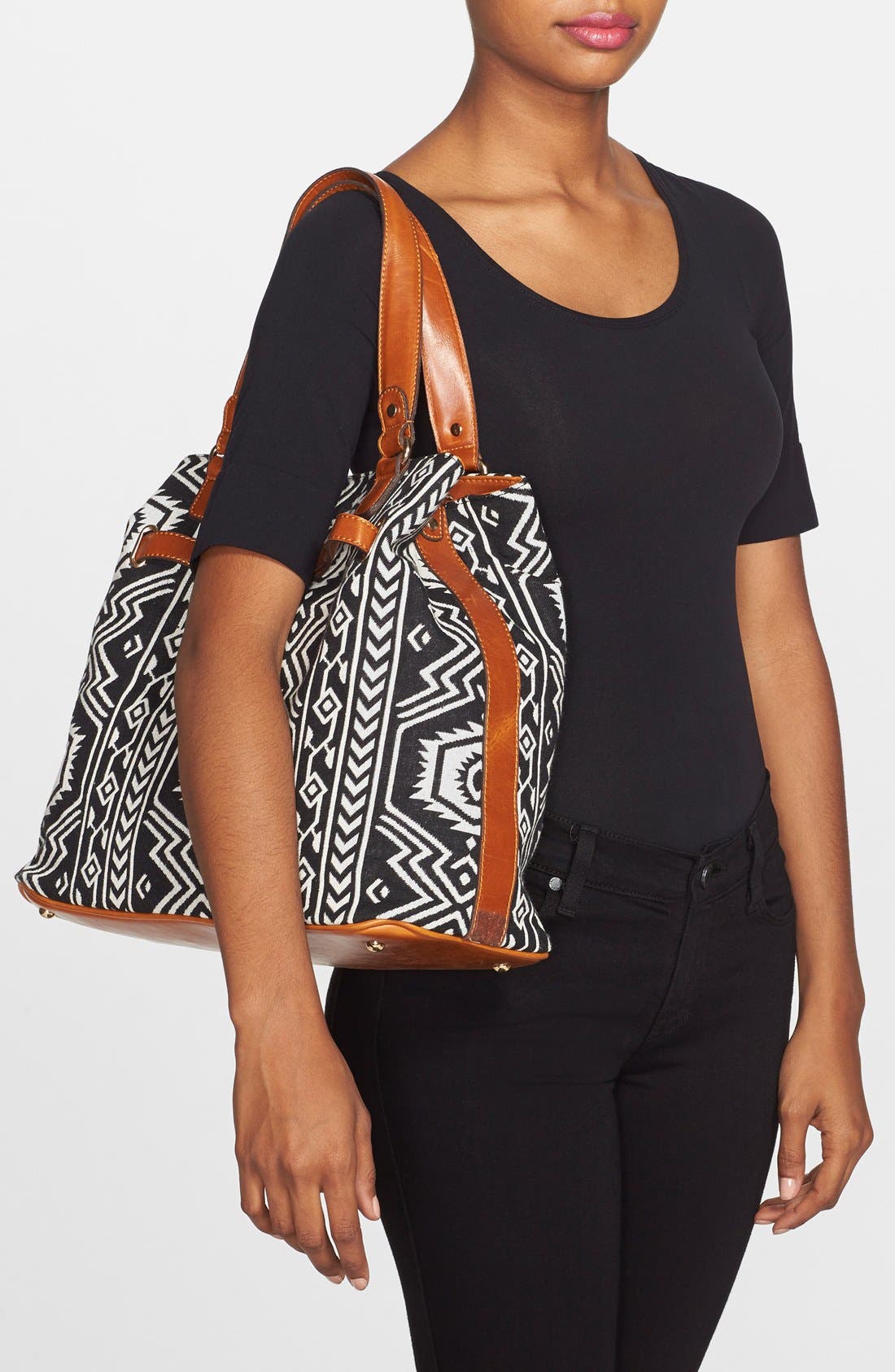 'Nina' Geo Print Tote, Alternate, color, BLACK WHITE PRINT