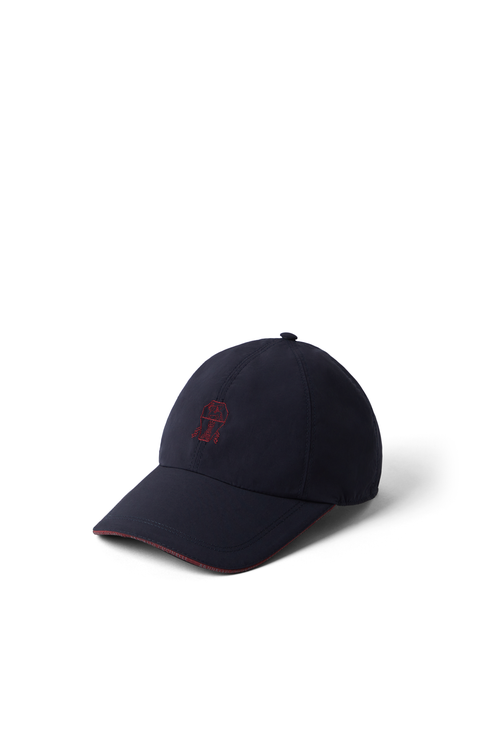 Baseball cap with embroidery
