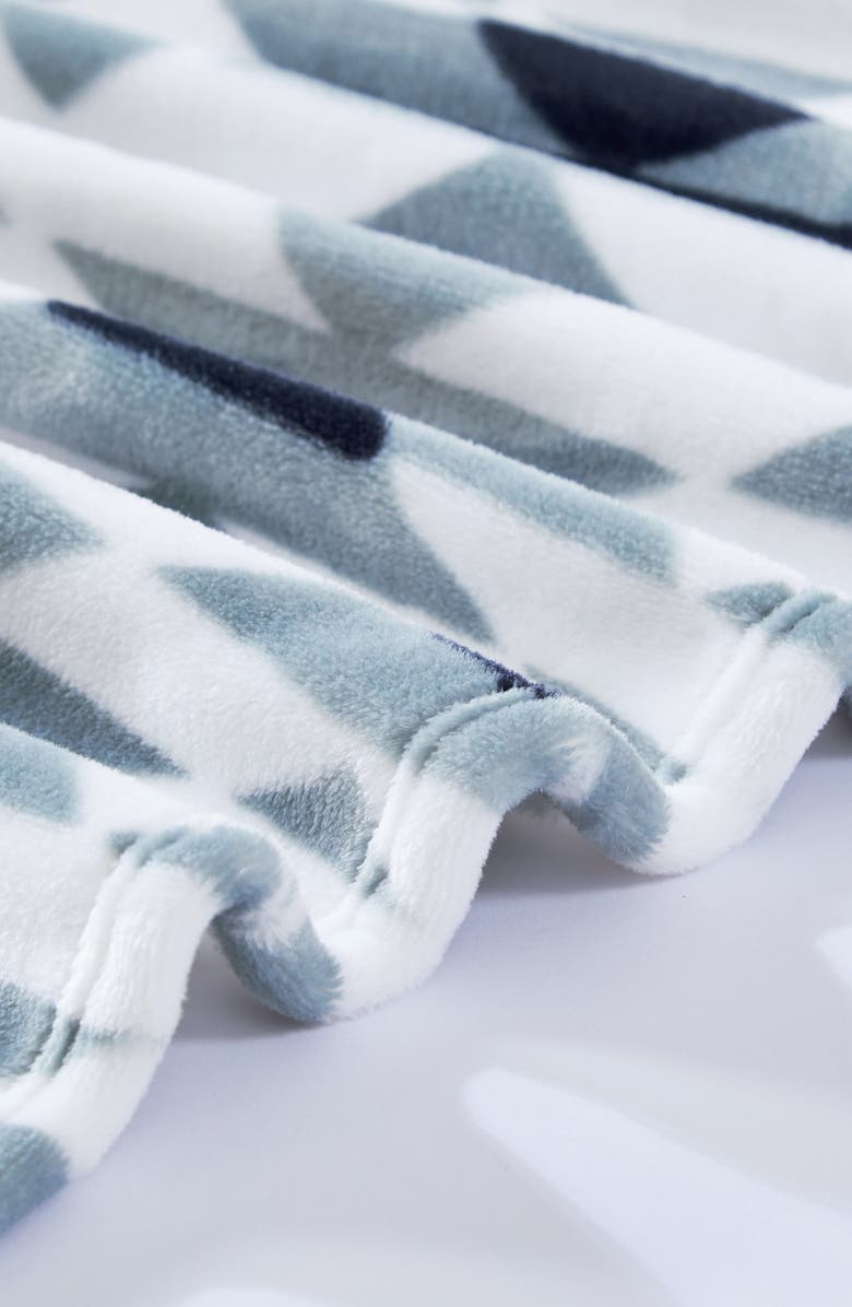 Wrangler Geometric Throw Blanket, Alternate, color, Blue