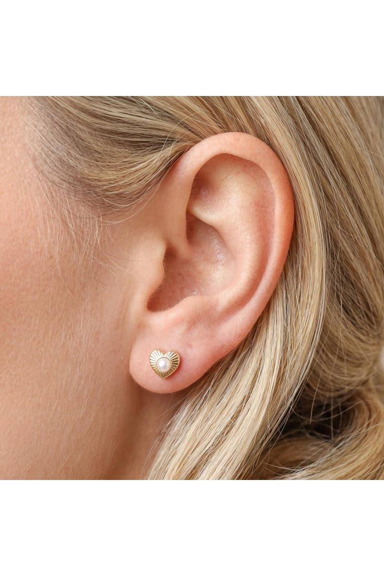 Fluted Pearl Heart Screw Back Stud Earrings, Alternate, color, Gold