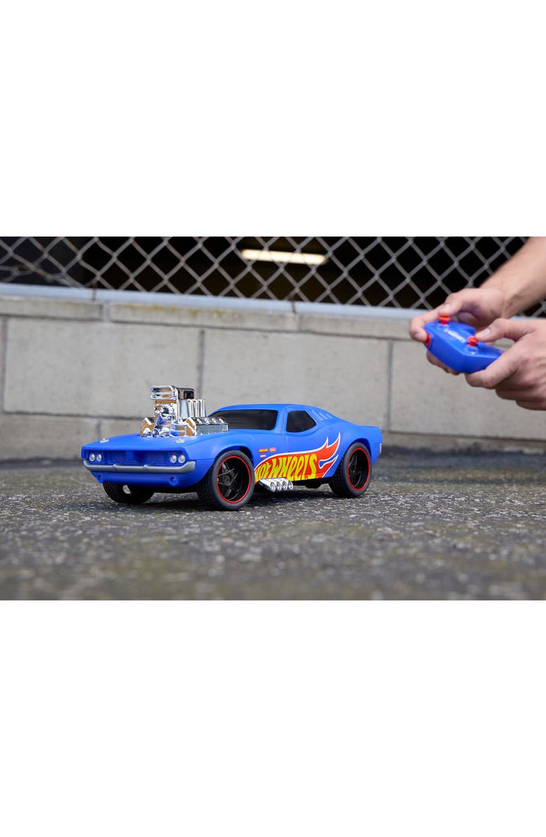Hot Wheels 1:16 Scale Rodger Dodger USB-Rechargeable Toy Car with Battery-Operated Remote Control, Alternate, color, 