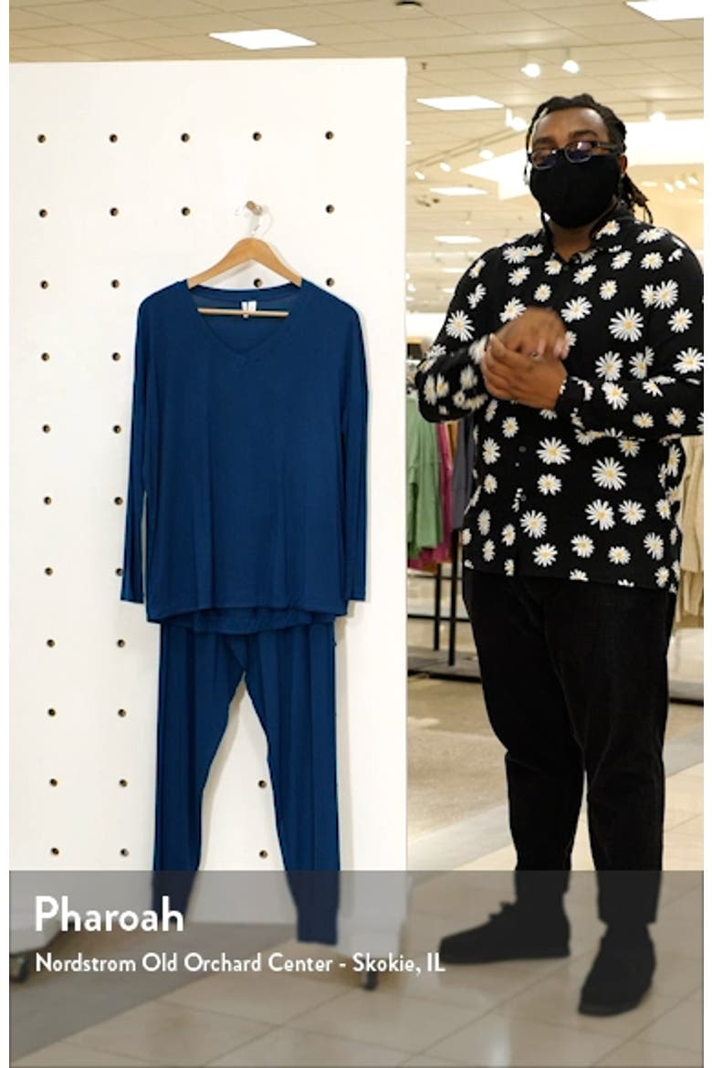 Moonlight V-Neck Pajamas video