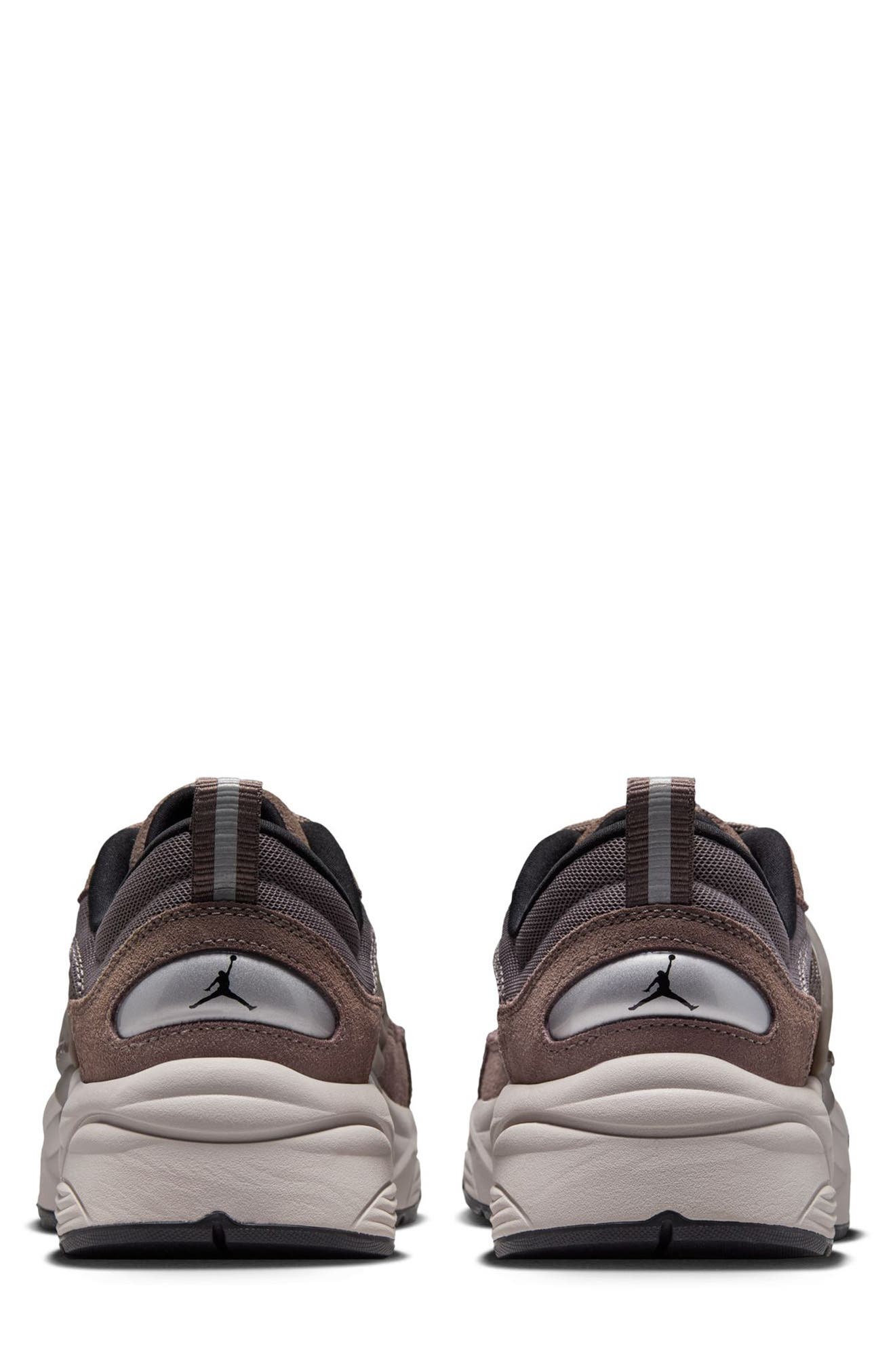 Jordan Trunner O/S Sneaker, Alternate, color, Cave Stone/ Moon Particle