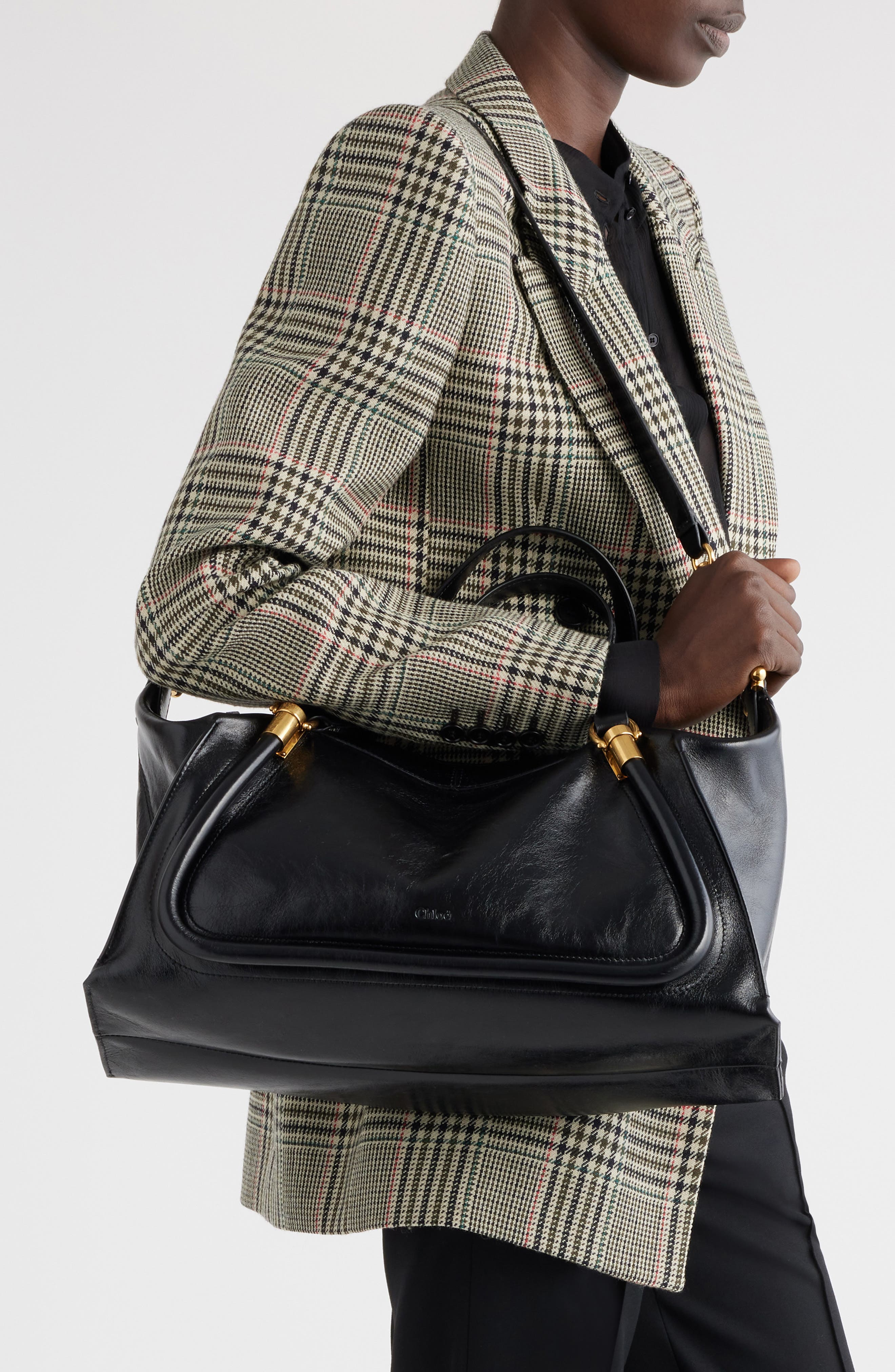 Chloé Large Paraty 24 Leather Shoulder Bag, Alternate, color, Black