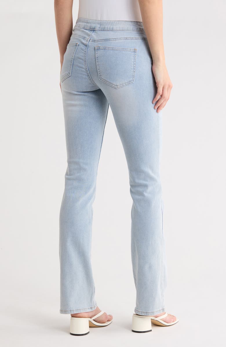 Madden Girl Belted Bootcut Jeans, Alternate, color, Light Wash