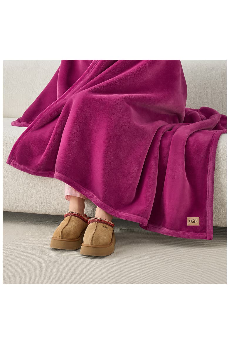 Coco Throw Blanket, Alternate, color, STRAWBERRY