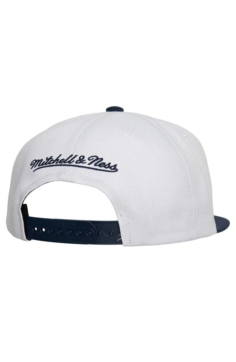 Mitchell & Ness Men's Mitchell & Ness White Toronto Maple Leafs Core Team Ground 2.0 Snapback Hat, Alternate, color,