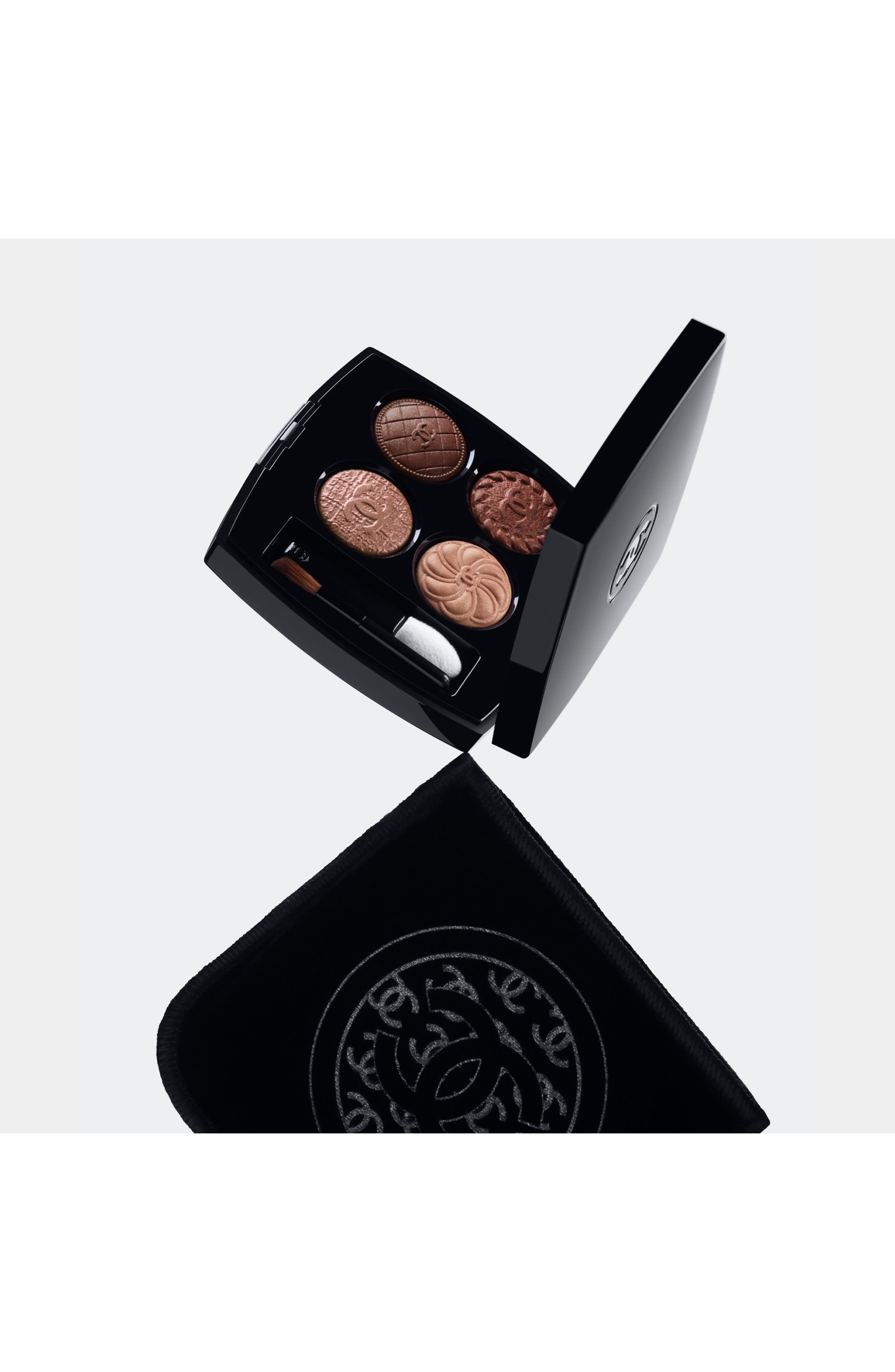 LES 4 OMBRES BOUTONS Multi-Effect Quadra Eyeshadow (Women) | Nordstrom