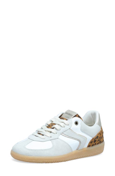 Sora Sneaker (Women)