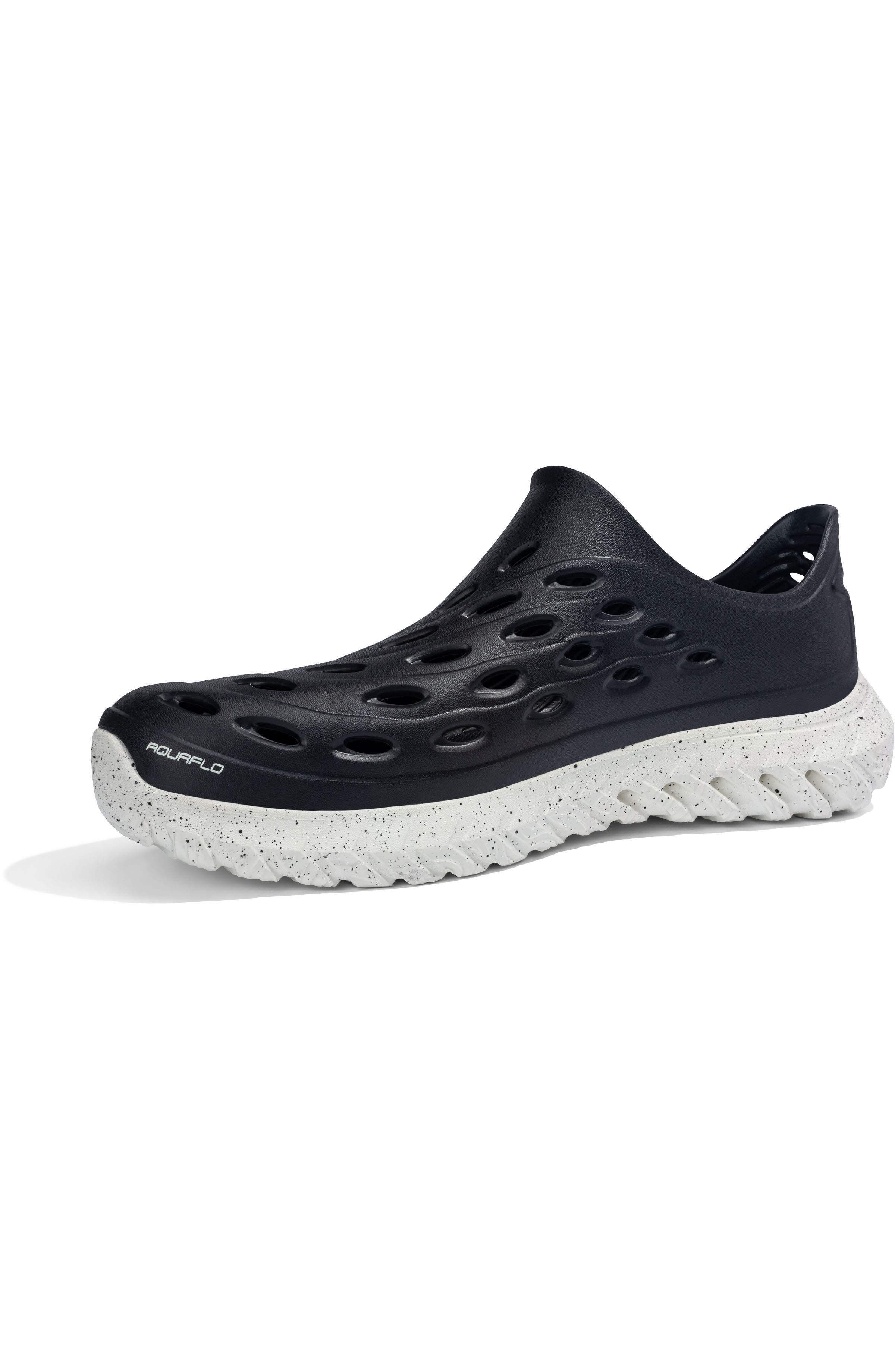 RUGGED SHARK Mens Rift Slip-On Water Shoes, Alternate, color, Black