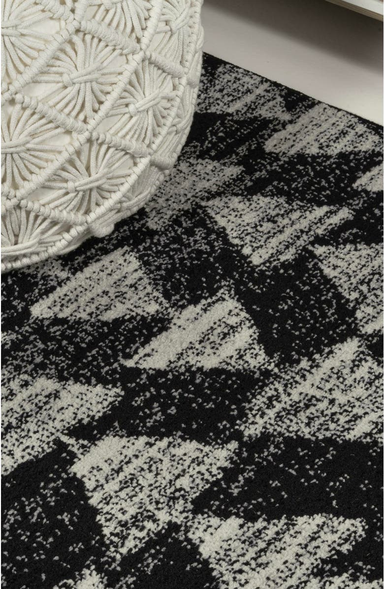 JONATHAN Y Aisha Moroccan Triangle Geometric Area Rug, Alternate, color, Black/Cream