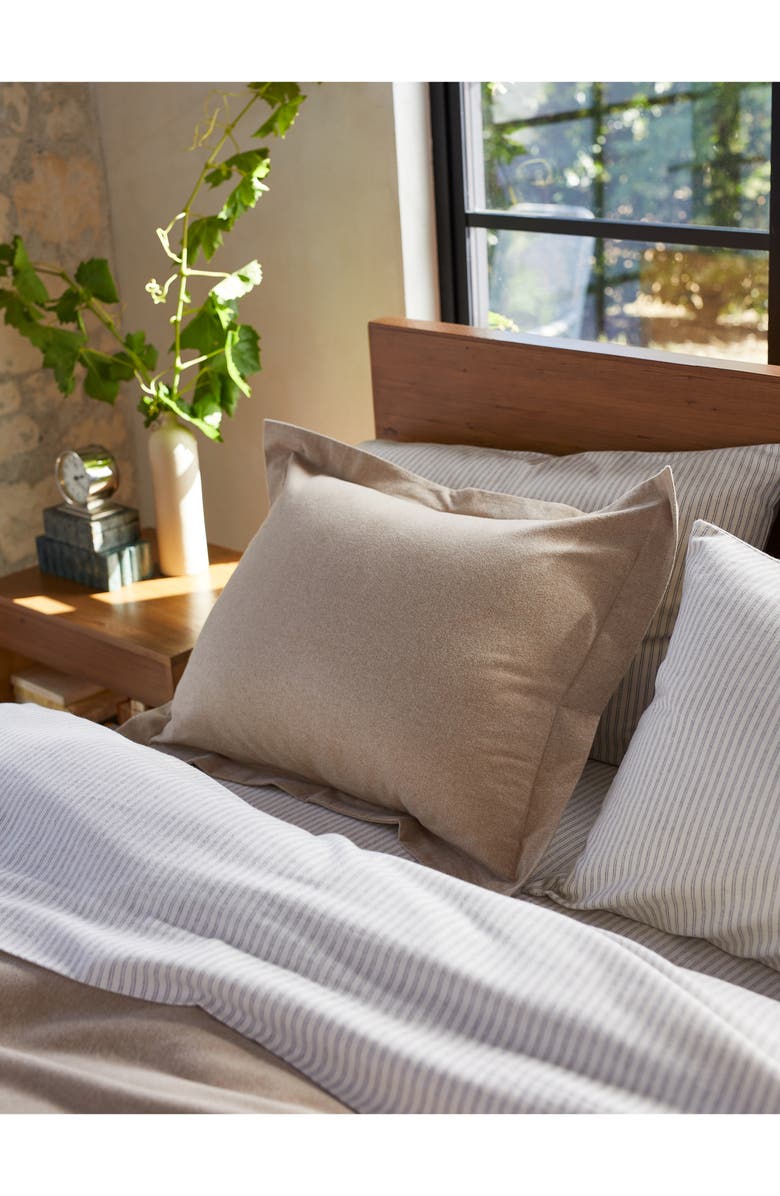 Coyuchi Cloud Set of 2 Brushed Organic Cotton Flannel Pillowcases, Alternate, color, 