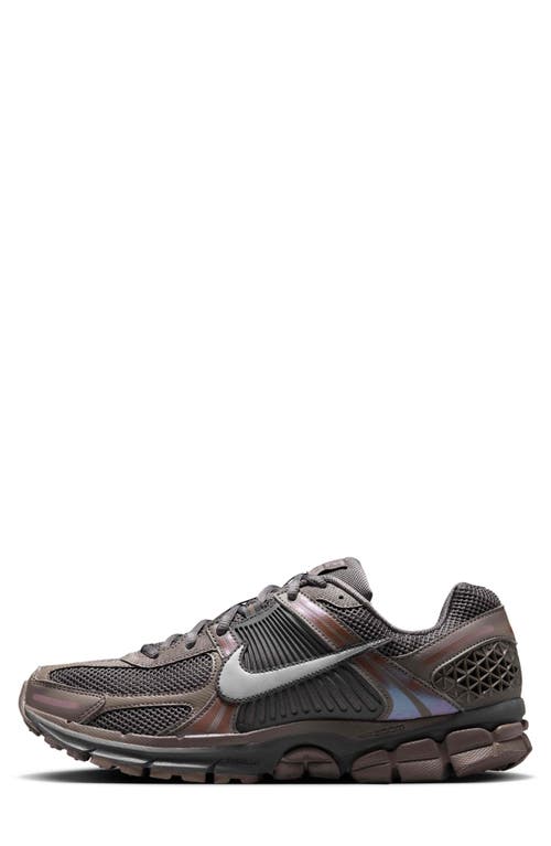 NIKE NIKE ZOOM VOMERO 5 SNEAKER