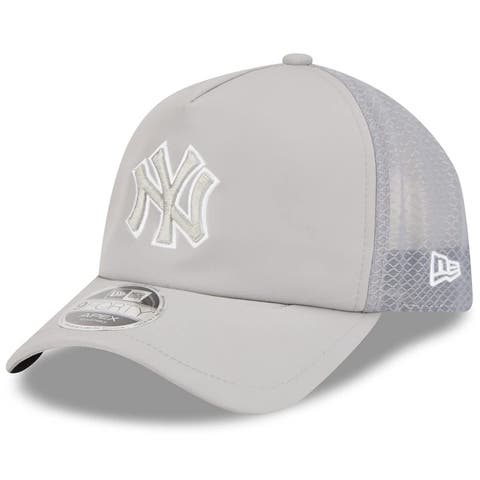 Men's New Era Gray New York Yankees 2026 Batting Practice Apex 9FORTY Adjustable Trucker Hat
