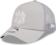 New Era Men's New Era Gray New York Yankees 2026 Batting Practice Apex 9FORTY Adjustable Trucker Hat
