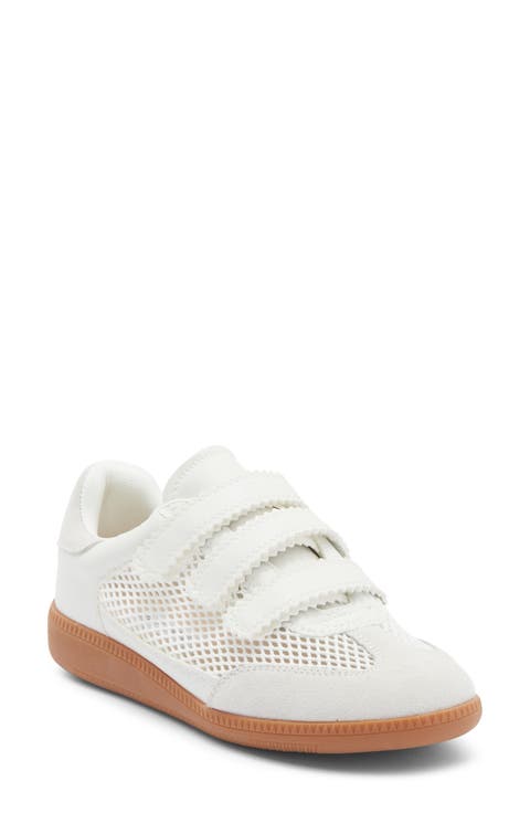 Momentum Sneaker (Women)