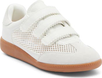 Momentum Sneaker