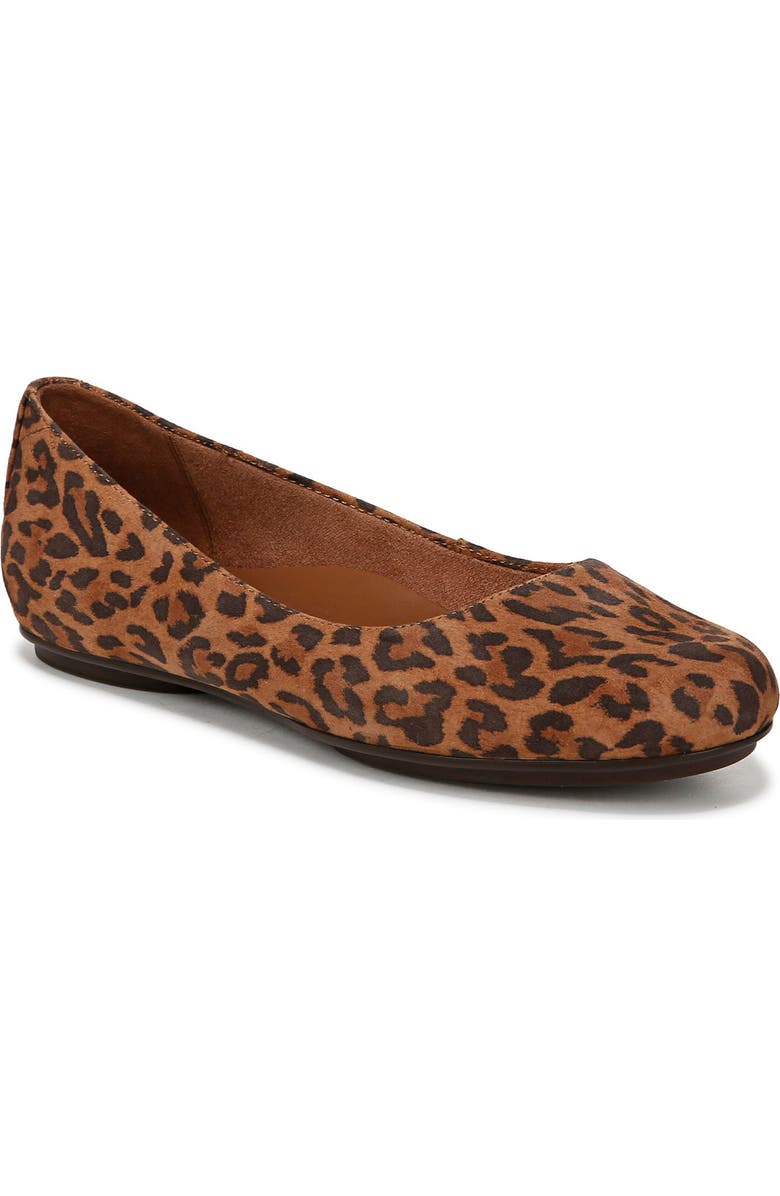 Naturalizer Maxwell Skimmer Flat, Main, color, Desert Tan