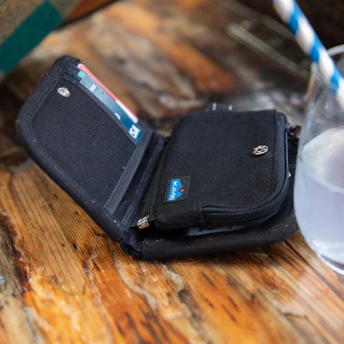Kavu Zippy Wallet In Black