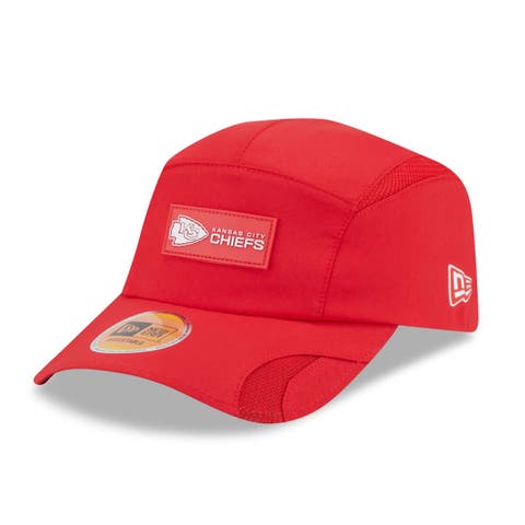 Men's New Era Red Kansas City Chiefs 2025 Sideline  Runner Adjustable Hat