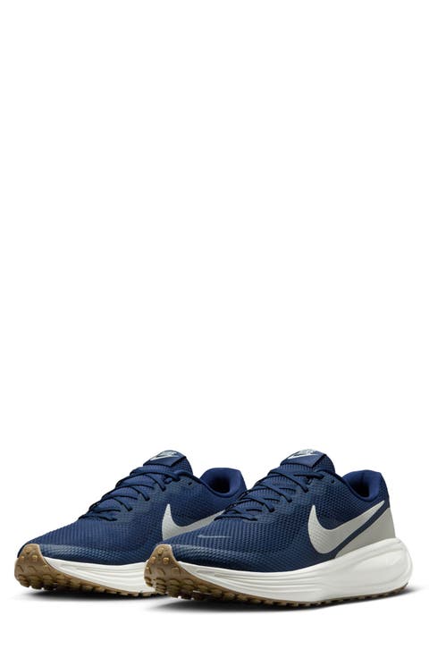 Revolution 8 Running Shoe (Men)