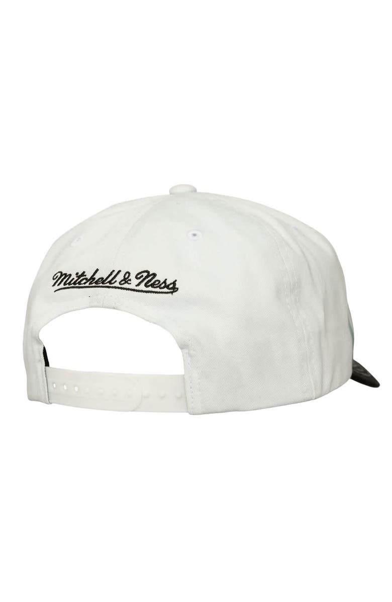 Mitchell & Ness Men's Mitchell & Ness Black/White Chicago Bulls Dip Dye Pro Crown Adjustable Hat, Alternate, color, Black