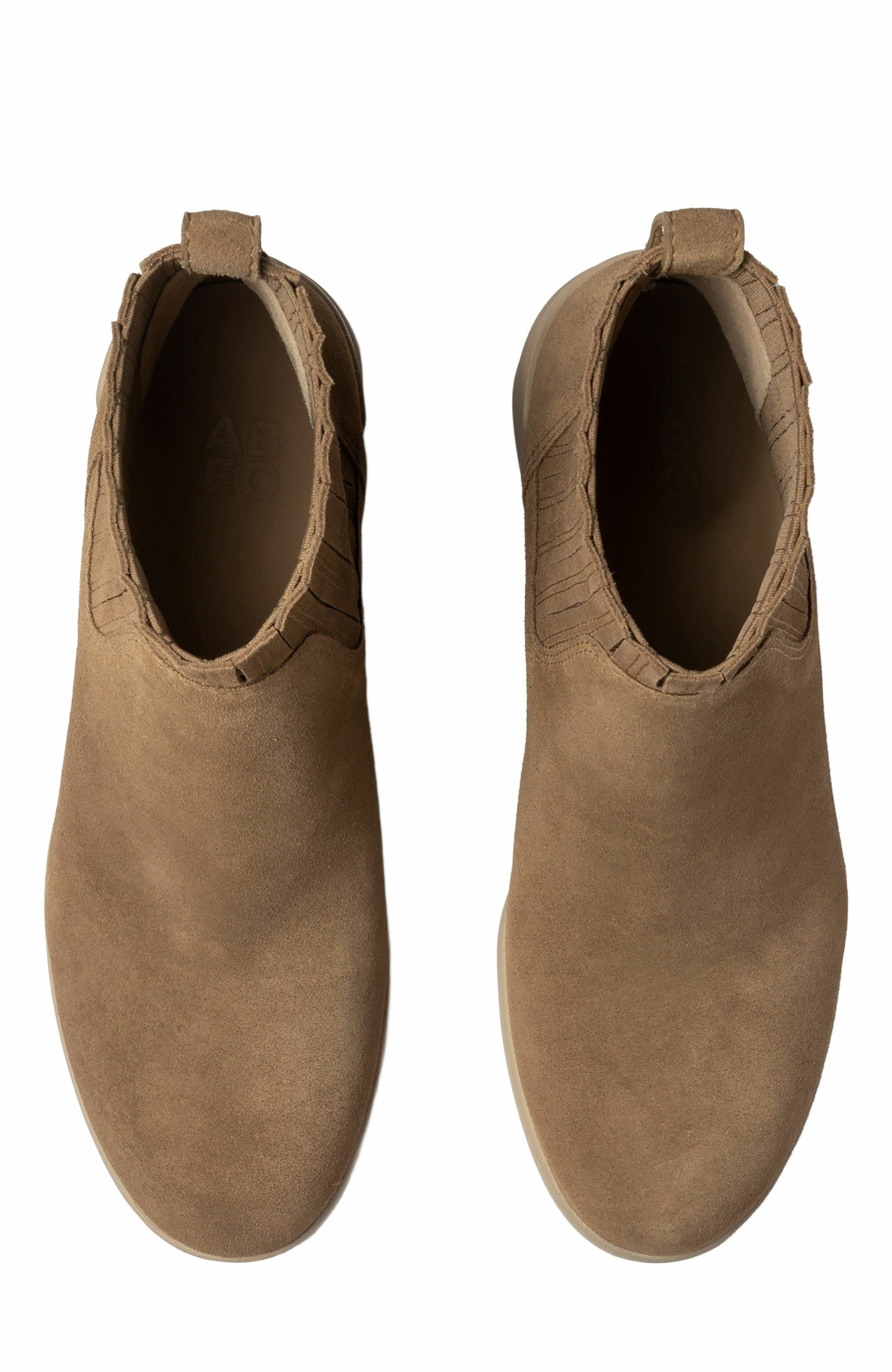 Capital Chelsea Boot, Alternate, color, Light Tan - Regular