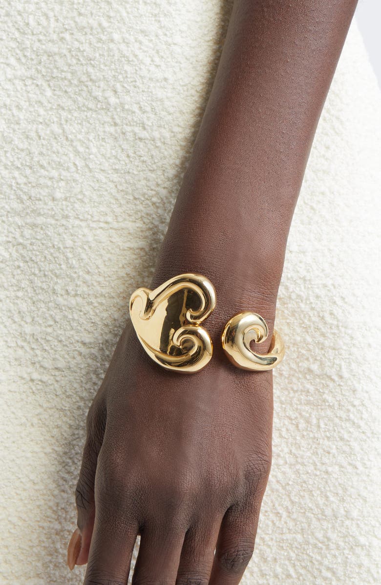 Oscar de la Renta Swirl Heart Cuff Bracelet, Alternate, color, Gold