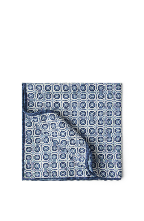 Pocket square with pattern