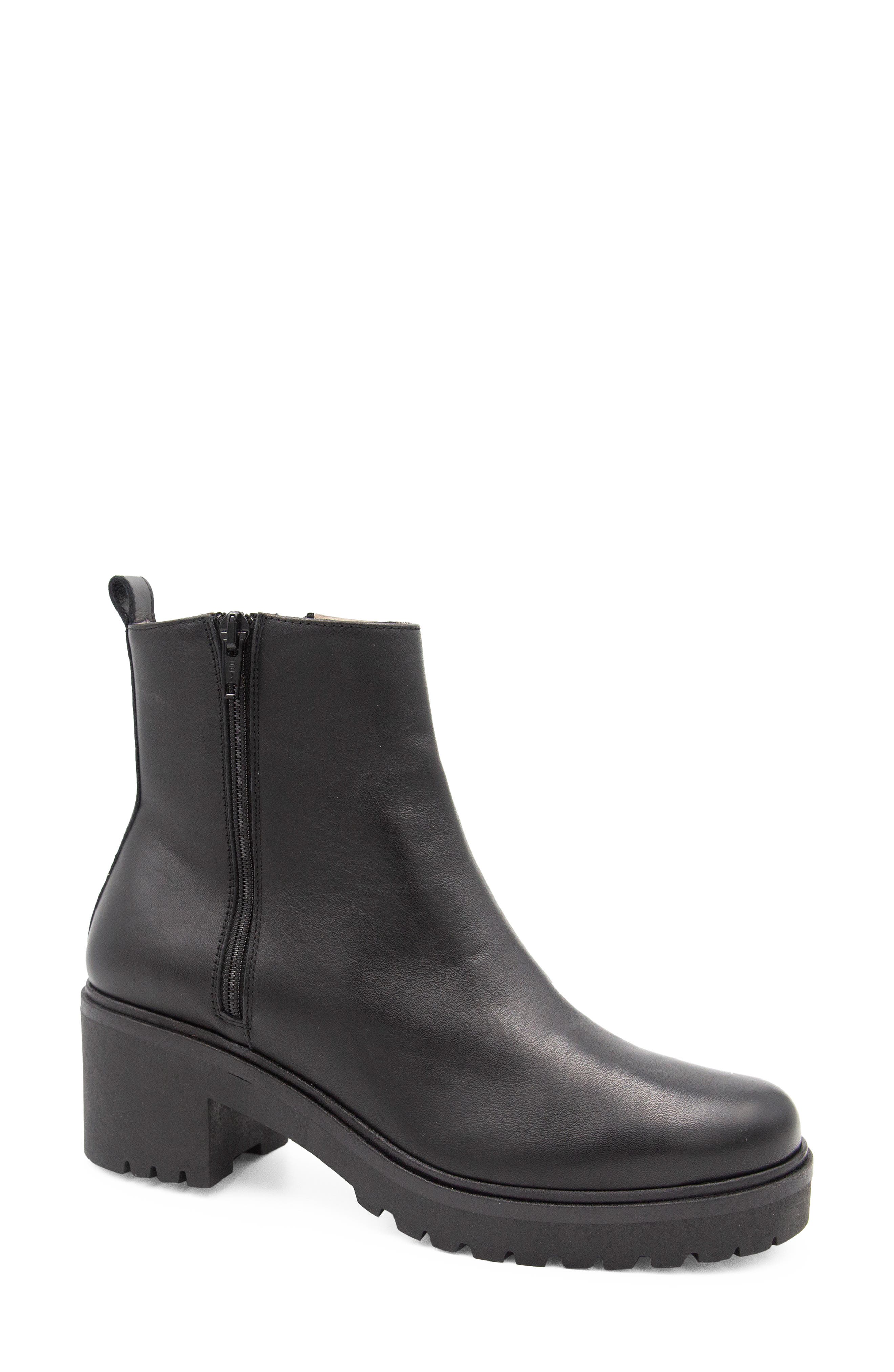 Amalfi by Rangoni Trota Lug Sole Bootie, Main, color, 
