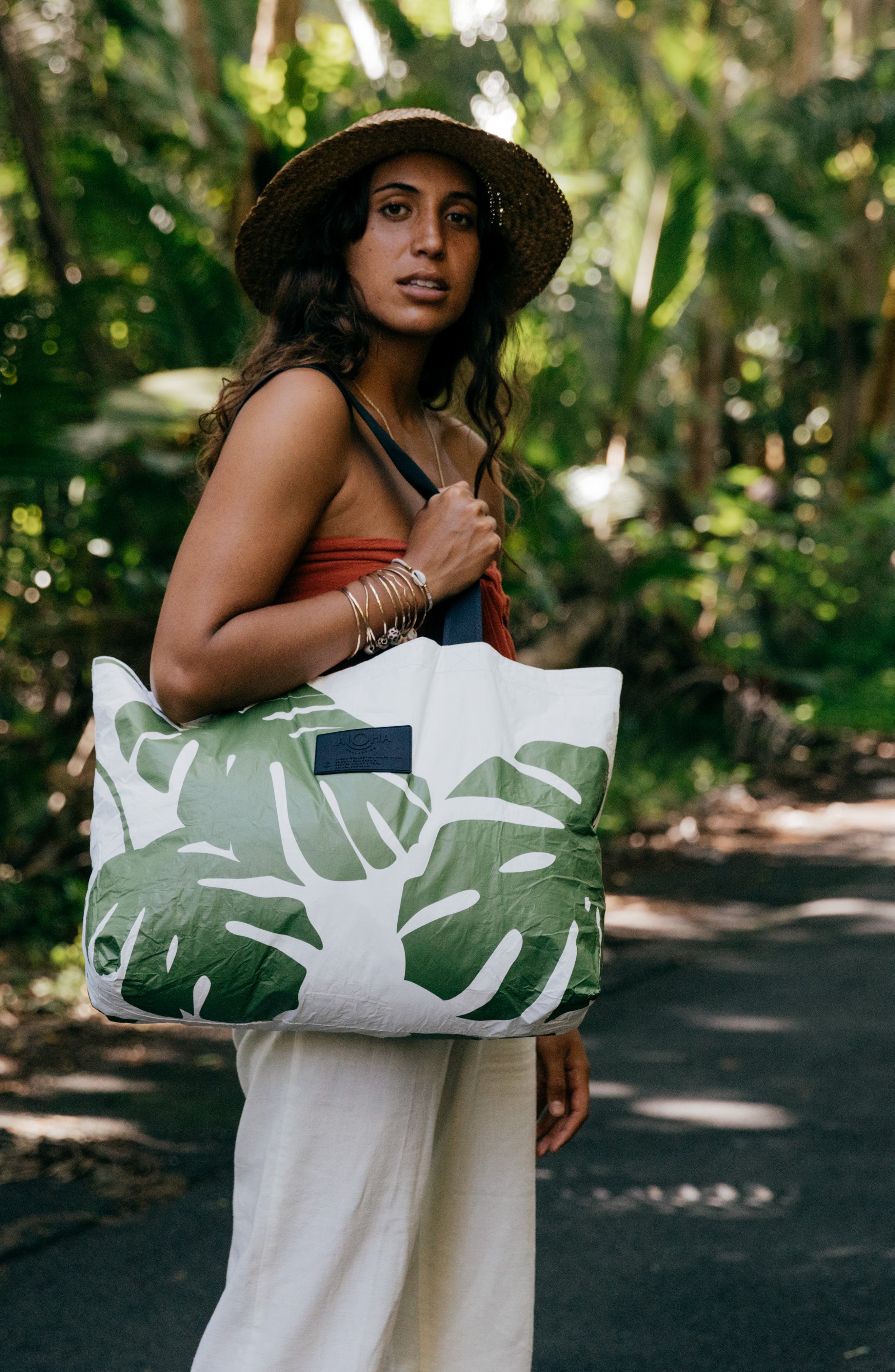 Aloha Collection Holo Holo Reversible Tote Bag, Alternate, color, Seaweed