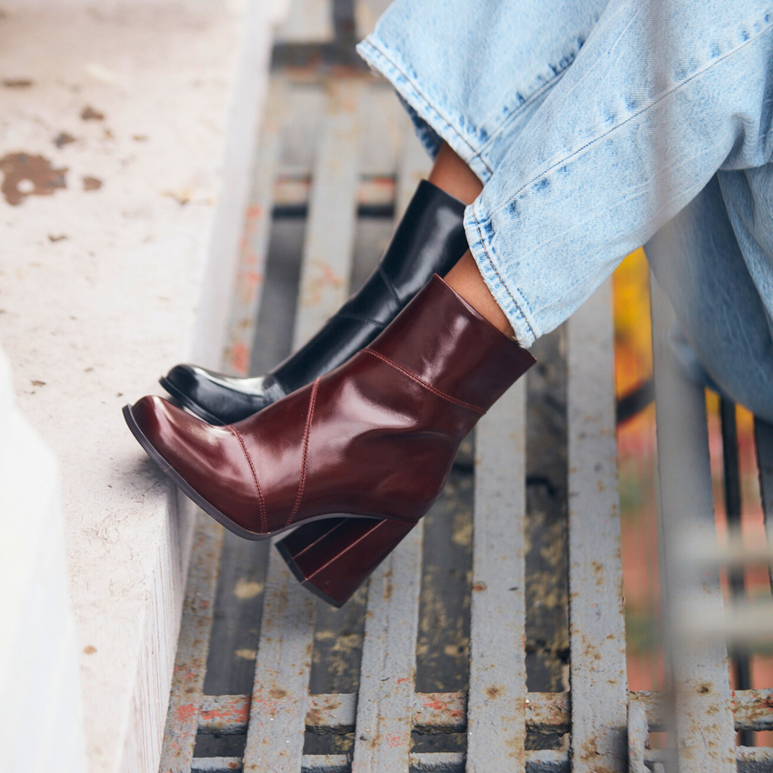 Amie Rafa Lou, Alternate, color, Black