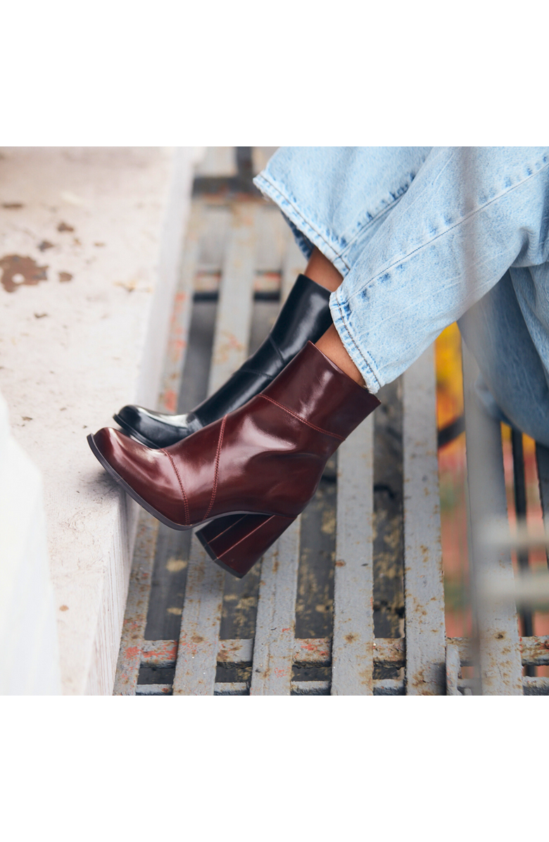 Amie Rafa Lou, Alternate, color, Black