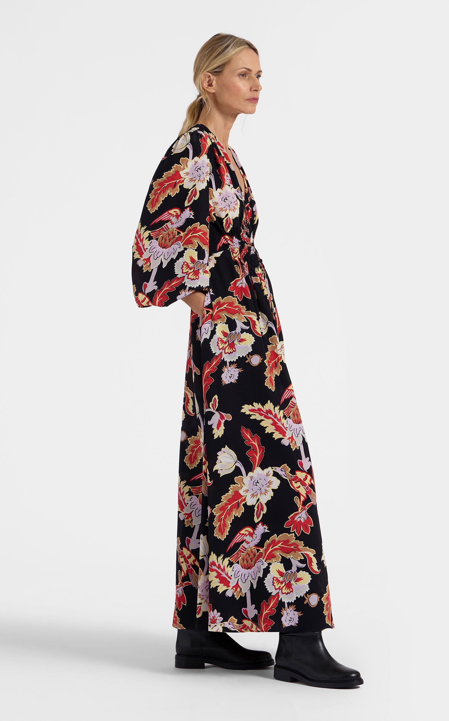 selected Lark Black