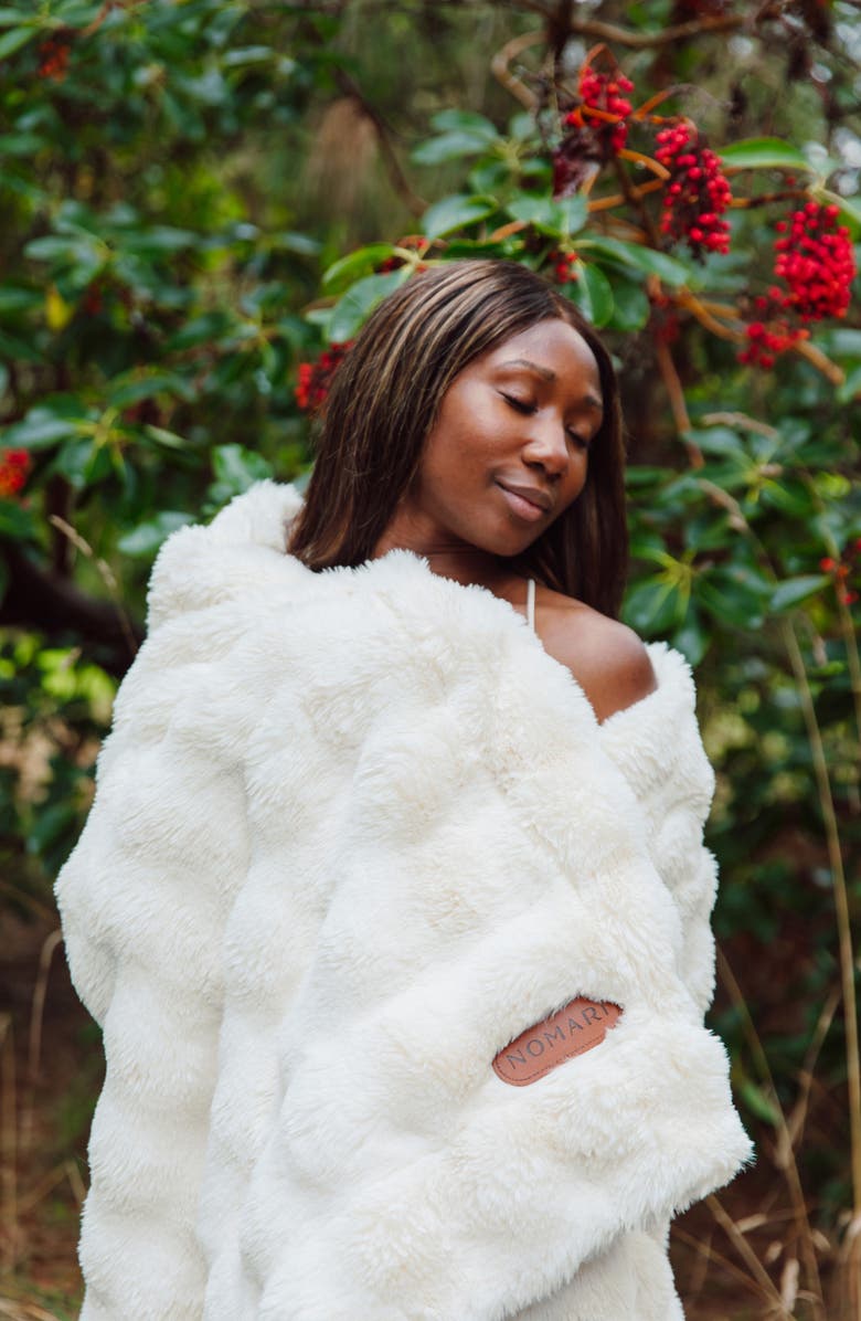 Little Giraffe Cloudscape Throw Blanket, Alternate, color, Wispy White