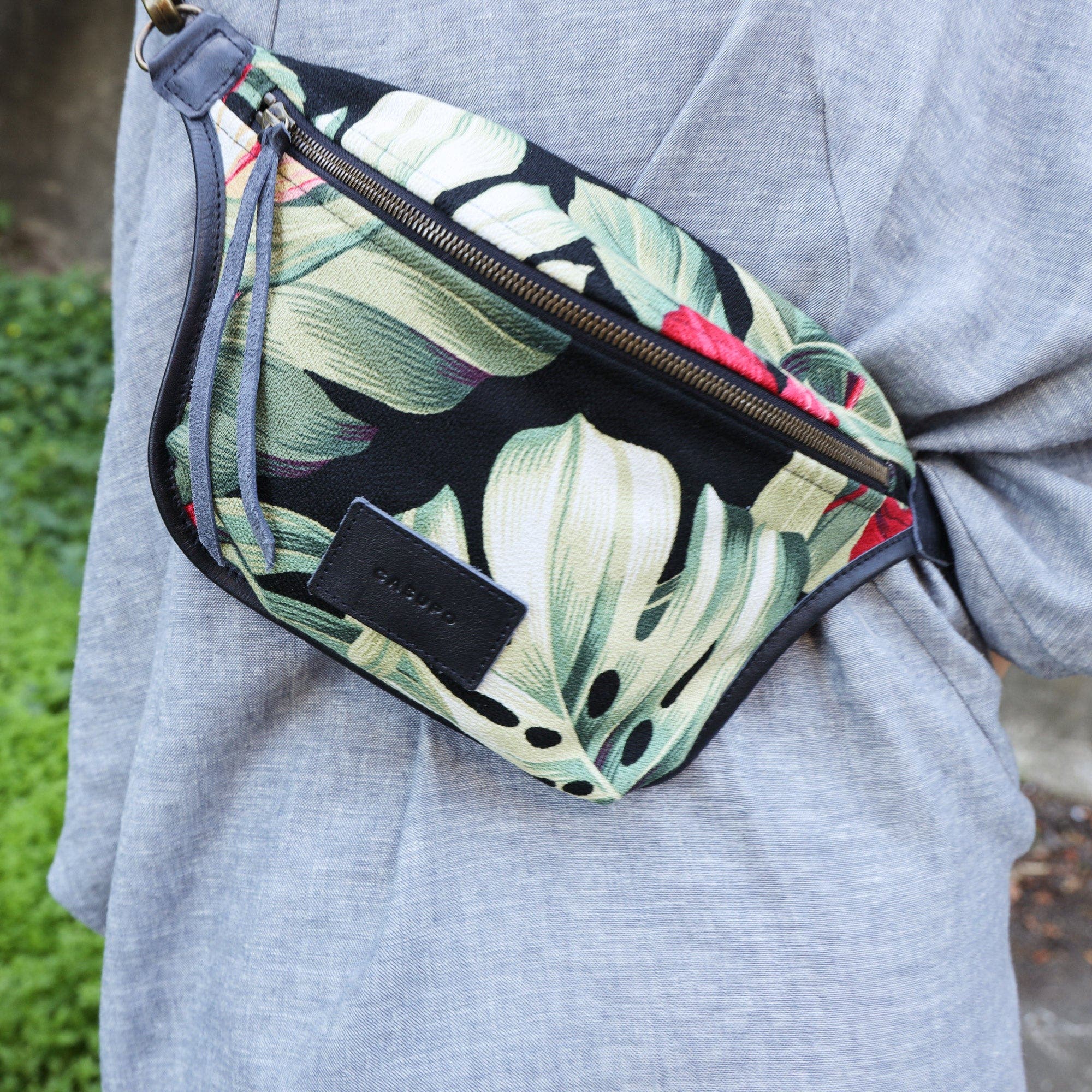 Casupo The Perfect Fanny Pack, Alternate, color, Black Floral