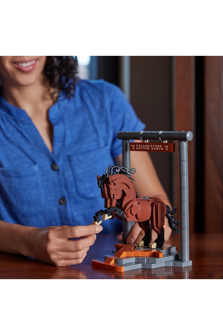 Yellowstone Stallion Horse Building Set, Alternate, color, Yellow