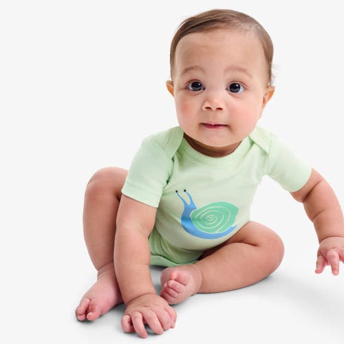 Primary Organic Short Sleeve Snail Babysuit In Light Clover