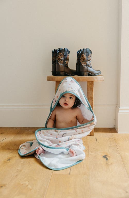Copper Pearl Cheyenne Hooded Towel In Pink