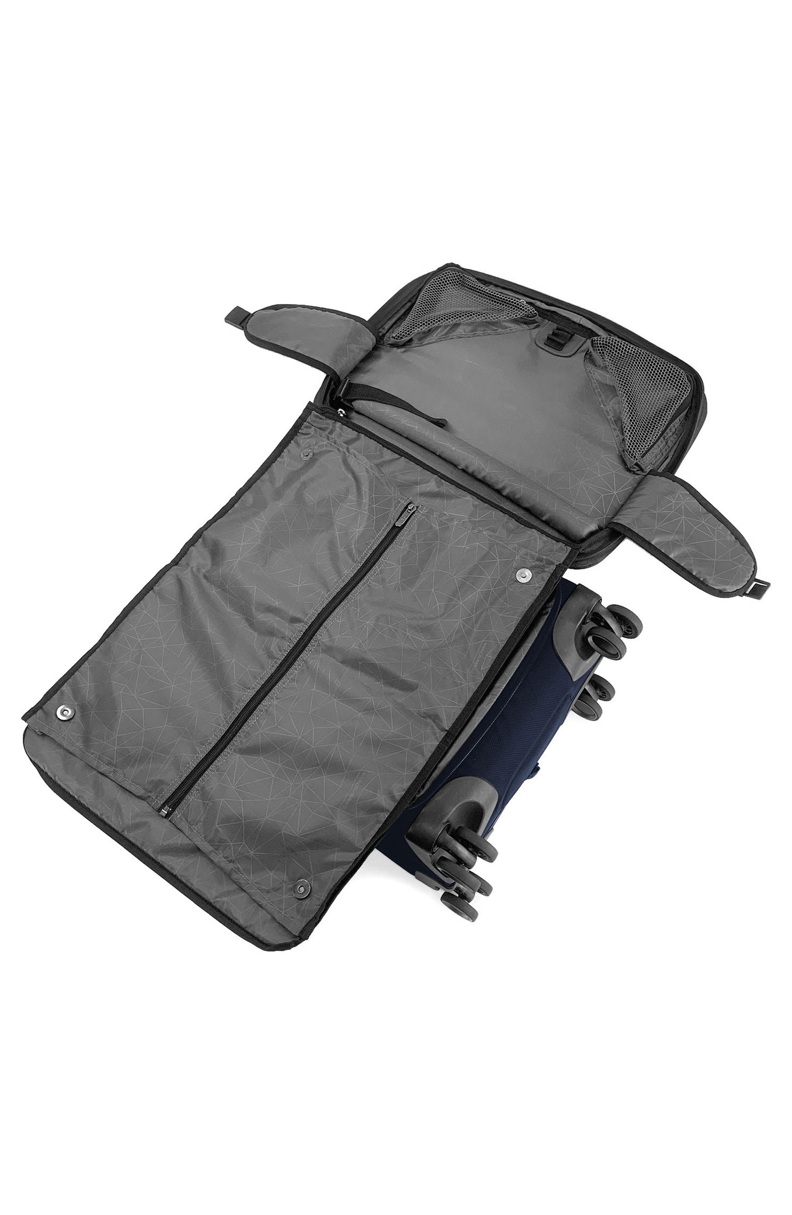 TRAVELERS CHOICE Caymen 22-Inch Spinner Carry-On, Alternate, color, Navy