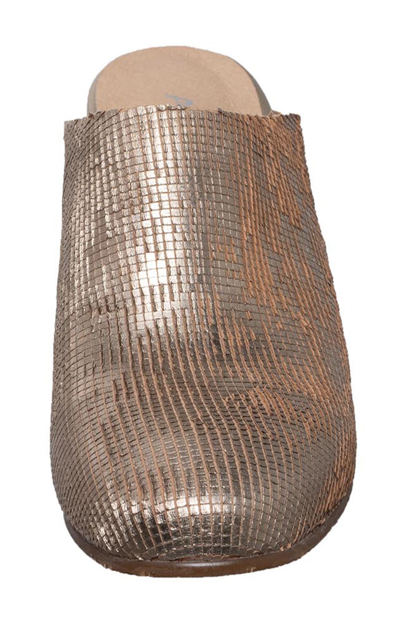 Peni Mule, Alternate, color, GOLD