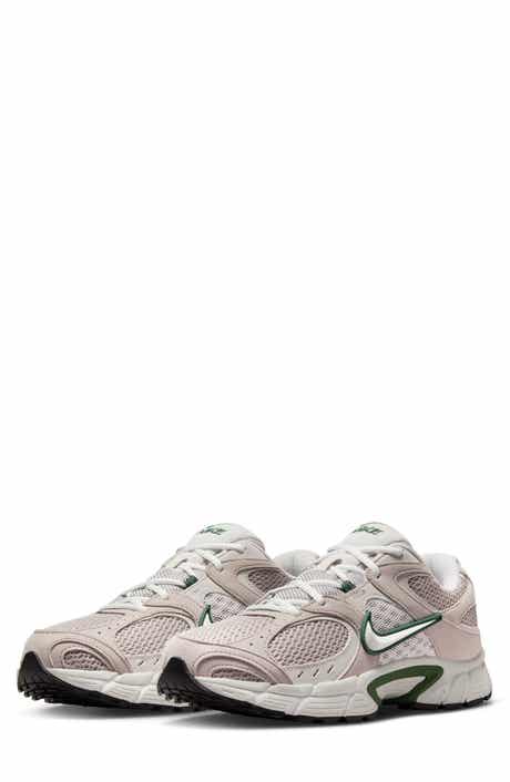 Nike V5 Runner Sneaker