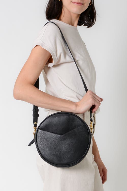 Tah Circle Bag Crossbody In Black