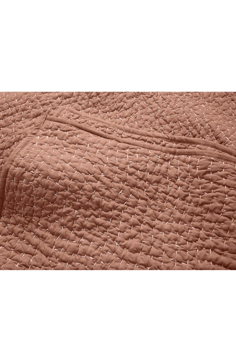 Coyuchi Pebbled Handstitched Organic Cotton Quilt, Alternate, color, Praline