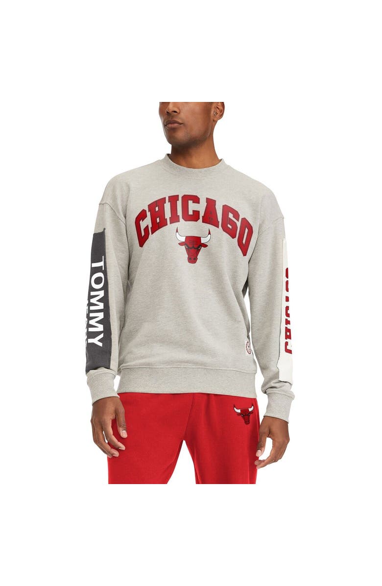 TOMMY JEANS Men's Tommy Jeans Gray Chicago Bulls James Patch Pullover Sweatshirt, Main, color, Gray
