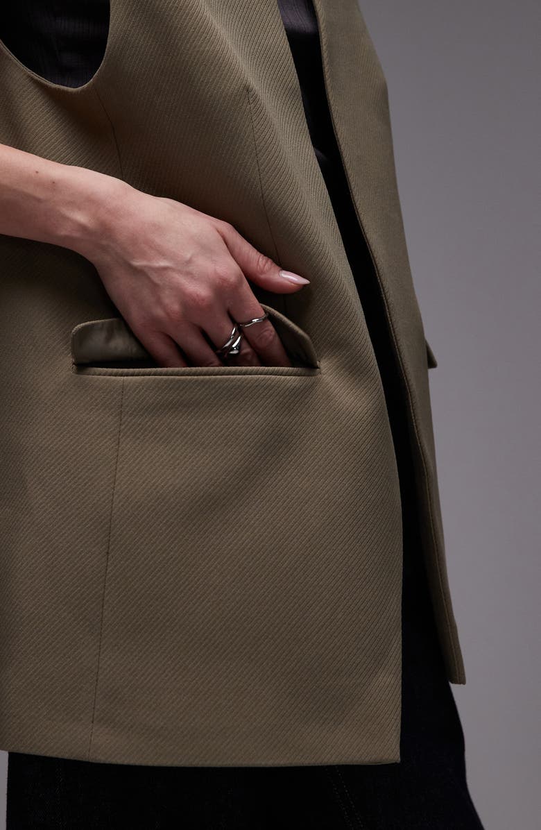 Chuck On Sleeveless Blazer
